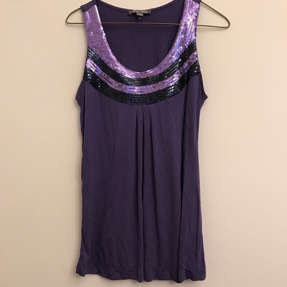 Beautiful Roz & Ali top